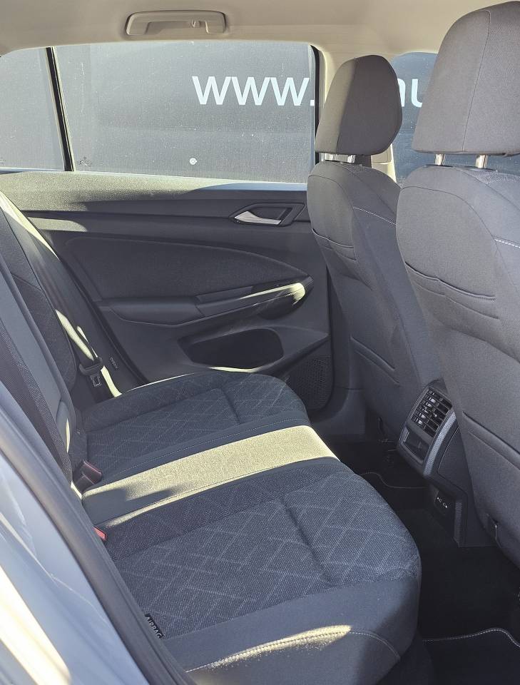 VW Golf 8 2,0 TDI DSG, REG. 02/27.